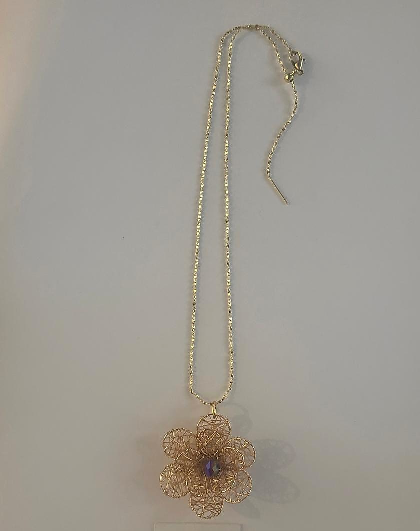 Dije con cadena E 4996