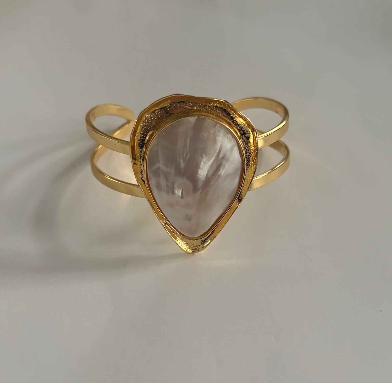 Brazalete gota madre perla